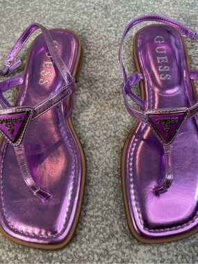 GUESS Rainey Metallic PurpleT-Strap Flat Sandal NIB Size 7